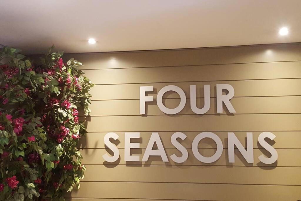 Four Seasons 818- Spacious Cbd Studio - Onsite Parking, Gym & Rooftop Pool Apartment Cape Town Ngoại thất bức ảnh
