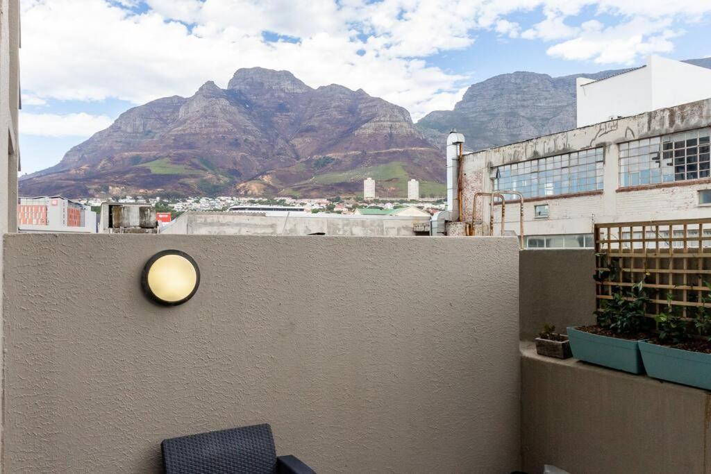 Four Seasons 818- Spacious Cbd Studio - Onsite Parking, Gym & Rooftop Pool Apartment Cape Town Ngoại thất bức ảnh