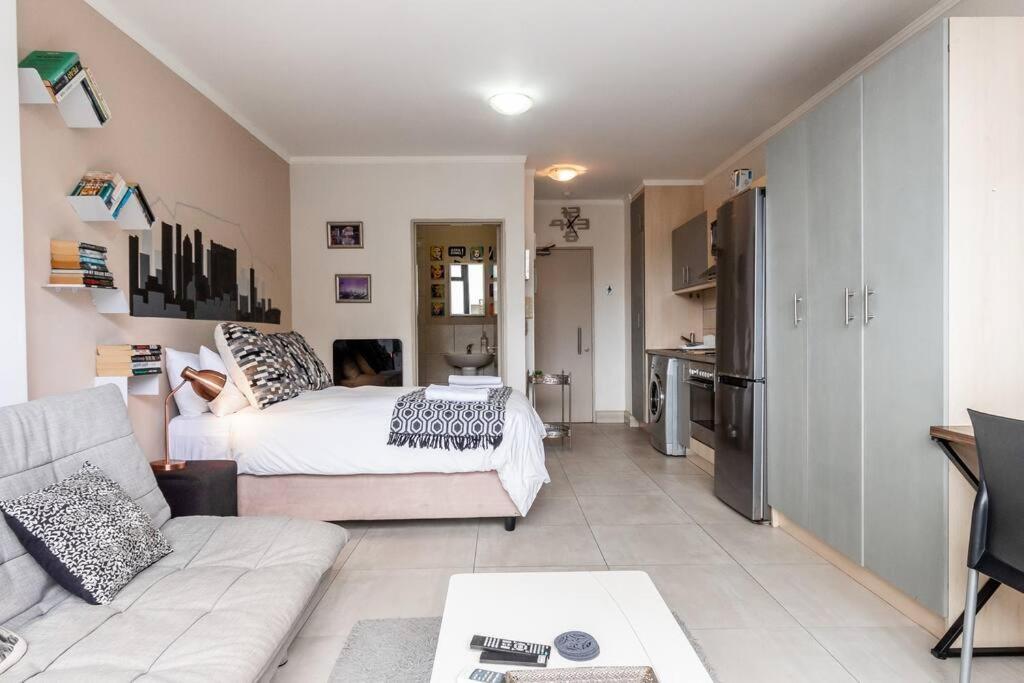 Four Seasons 818- Spacious Cbd Studio - Onsite Parking, Gym & Rooftop Pool Apartment Cape Town Ngoại thất bức ảnh